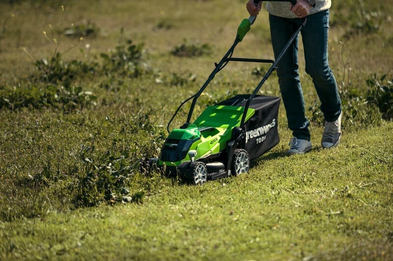 40V Kosilnica 35cm z 2Ah baterijo in polnilcem
